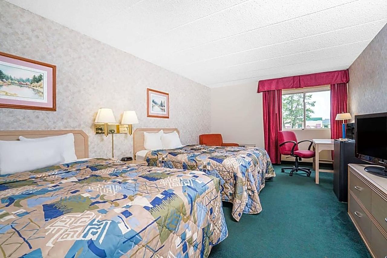 Norwood Inn & Suites La Crosse Extérieur photo