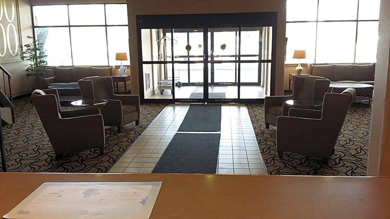 Norwood Inn & Suites La Crosse Extérieur photo