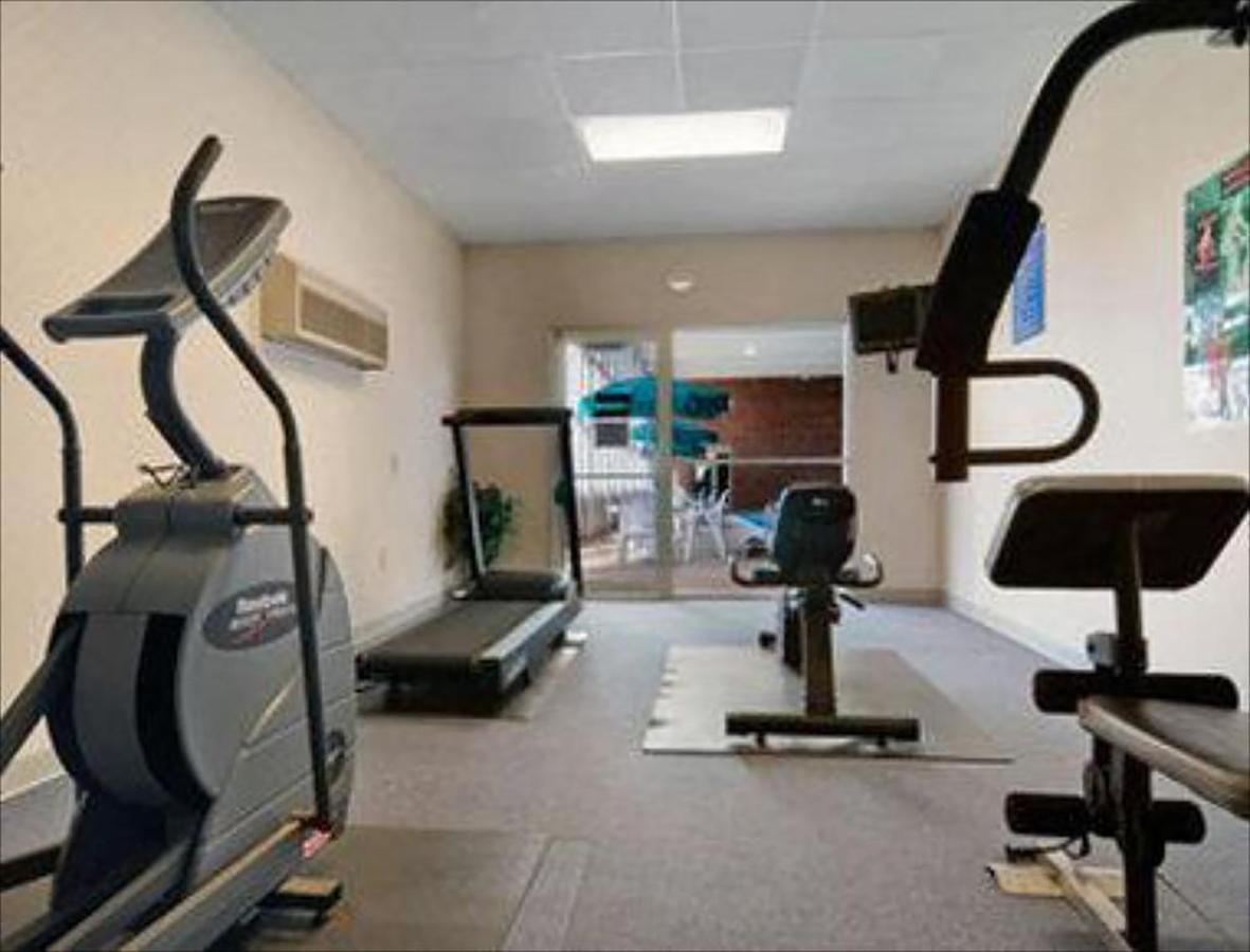 Norwood Inn & Suites La Crosse Extérieur photo